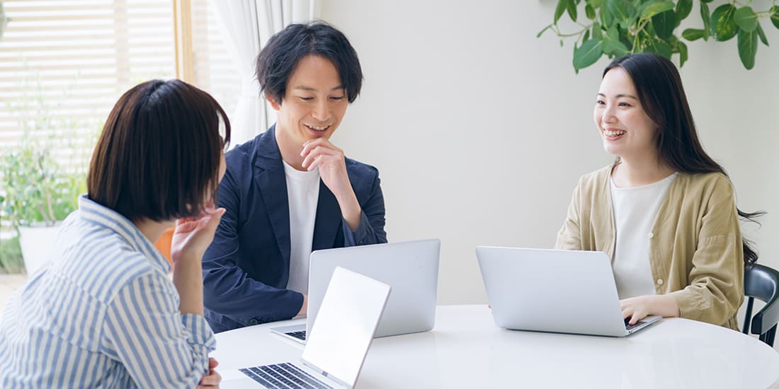 Descriptive alt text