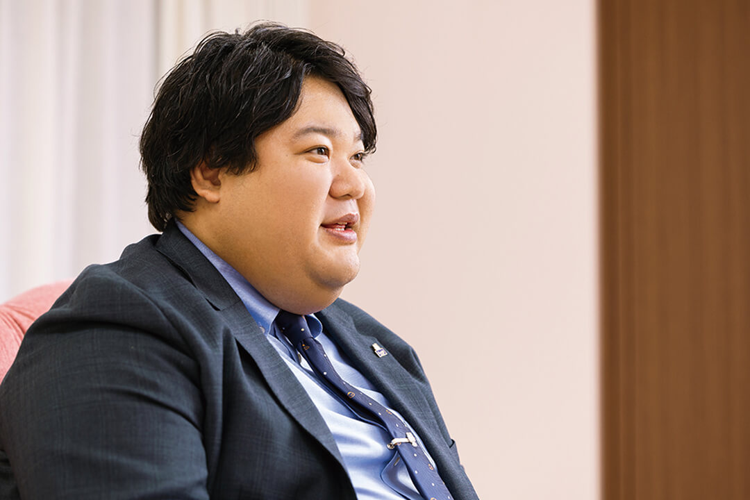 President and CEO Tomokuni Tsuji