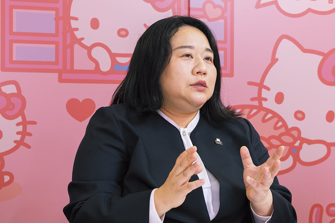 鴨田 視寿子さんが話す様子